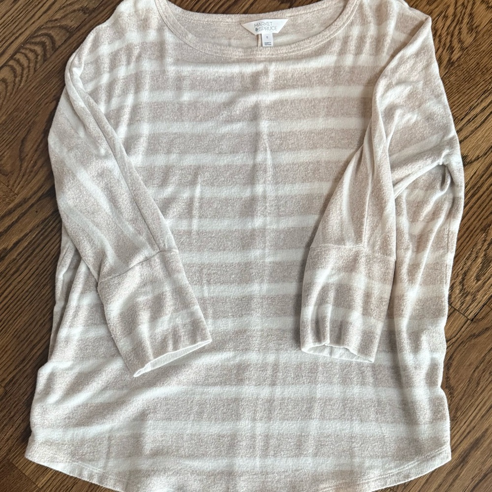 Like new! Market & Spruce White 3/4 Sleeve Sweater